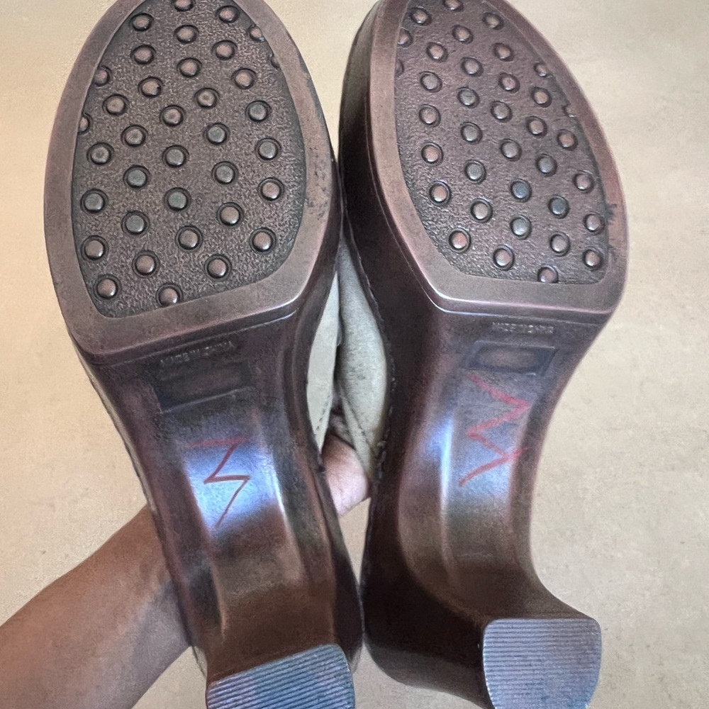 Light Brown Genuine Leather Heeled Slip On Clogs Tassels Women’s US 8.5 M - Picture 7 of 11